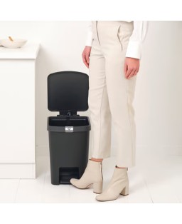 Brabantia Pattumiera a pedale StepUp 25 Lt Dark Grey