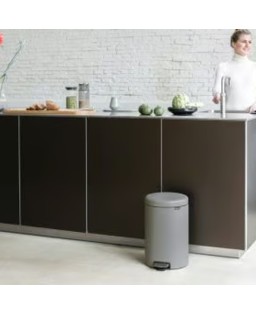 Brabantia Pattumiera a pedale NewIcon 20 Lt Mineral Concrete Grey