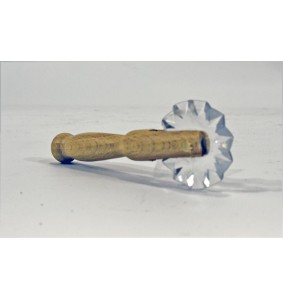 Rotella tagliapasta con manico in legno 11 cm